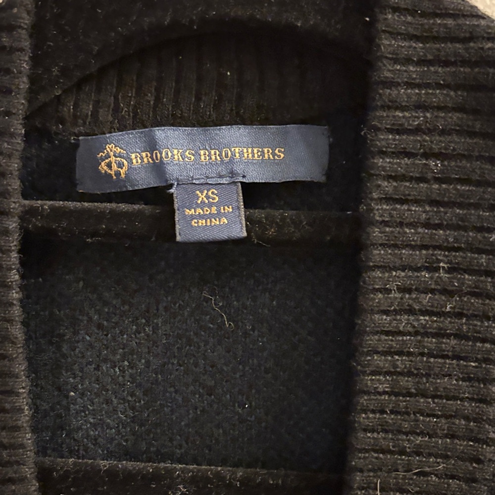 Women's Black watch Plaid Cardigan Sweater - Picture 3 of 4